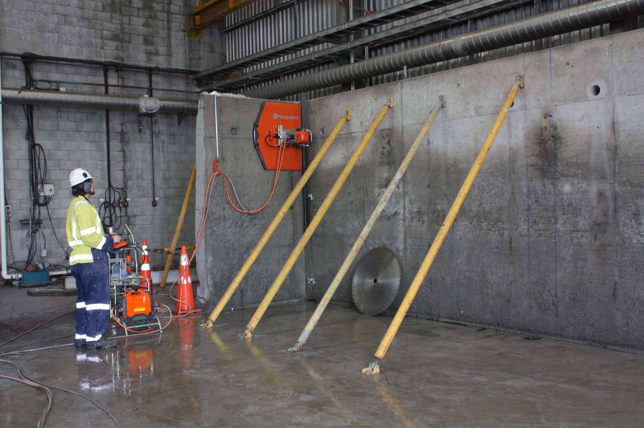 Cape Contracting Diamond Cutting Wall and Floor v2